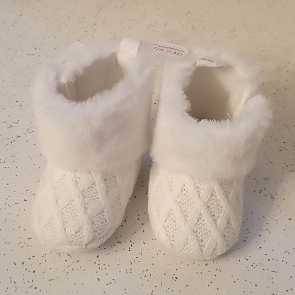 Baby Girl Walking Shoes and Bootie Size 6-12 months/ Size 3 and 4 Bundle - Picture 14 of 15